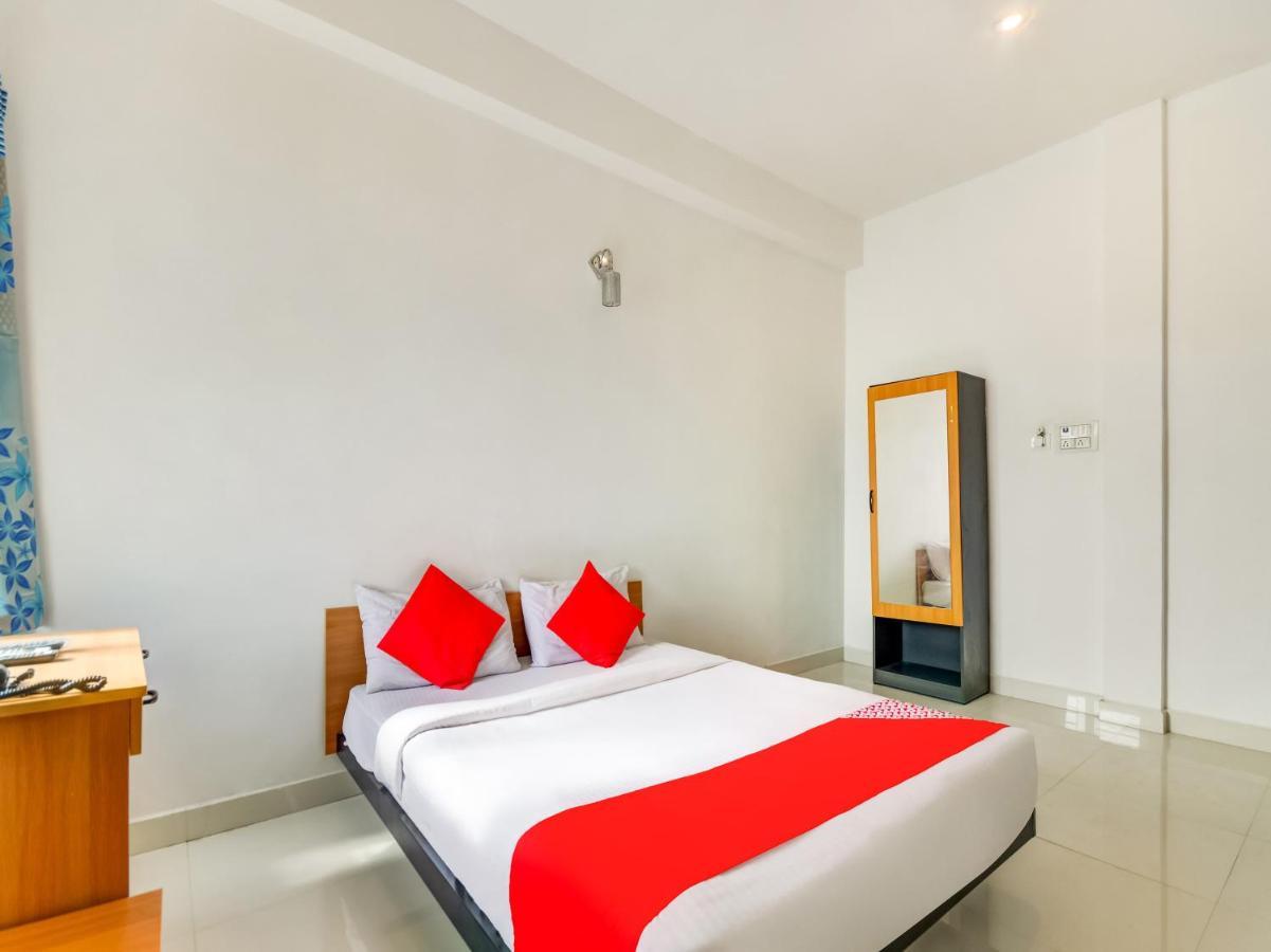 Oyo 75814 Hotel Varna Residency コインバトール エクステリア 写真