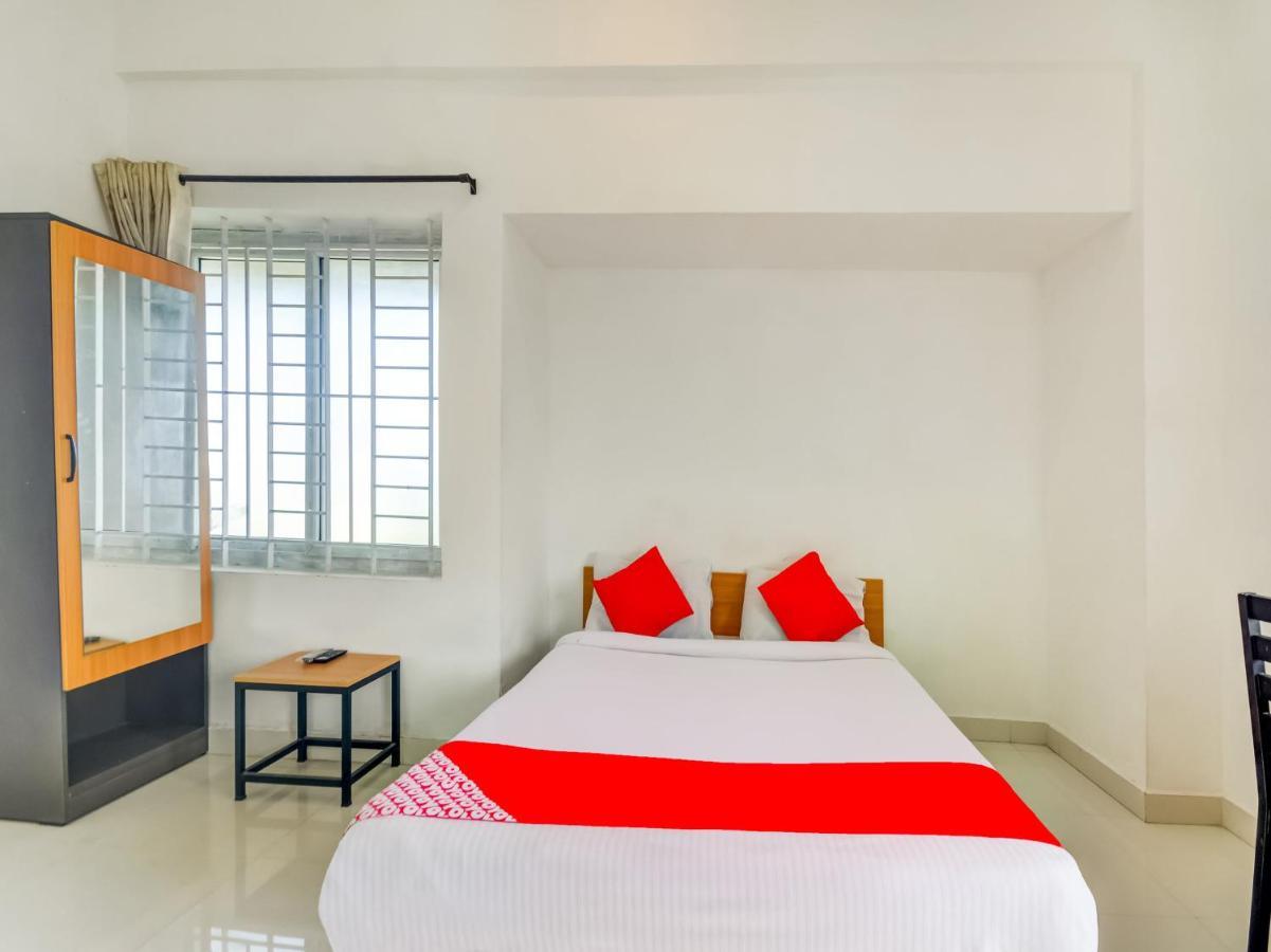 Oyo 75814 Hotel Varna Residency コインバトール エクステリア 写真