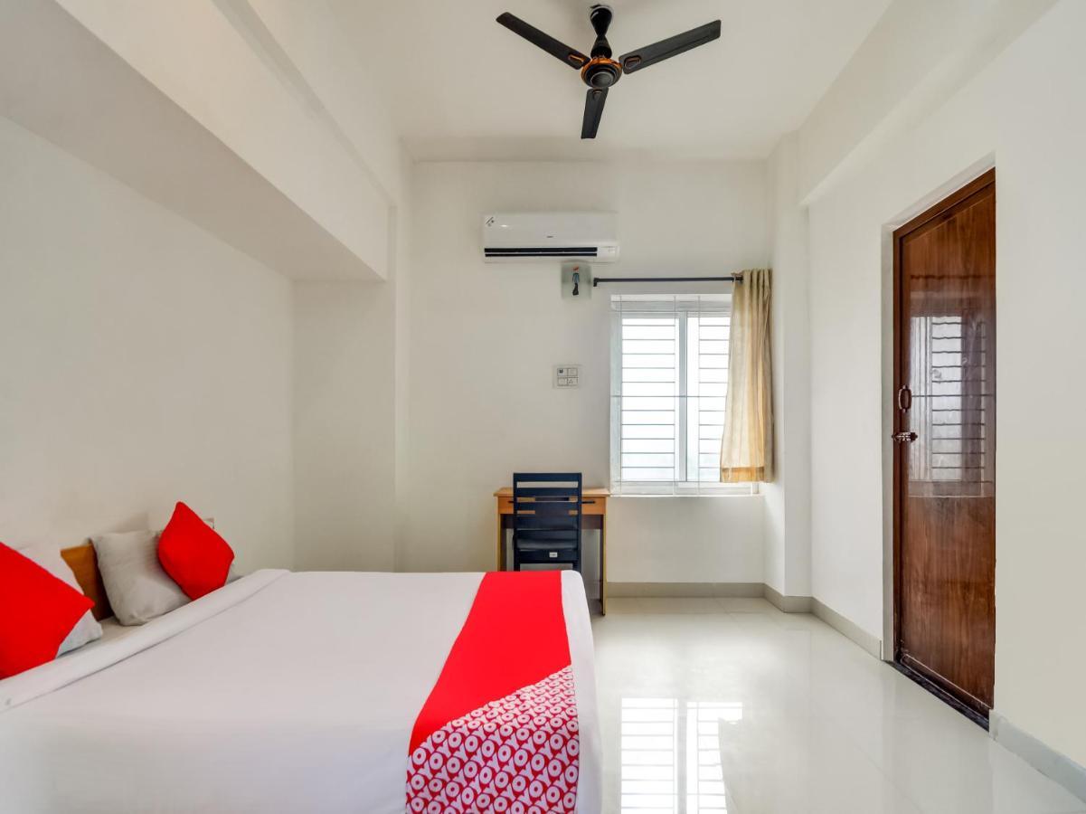 Oyo 75814 Hotel Varna Residency コインバトール エクステリア 写真